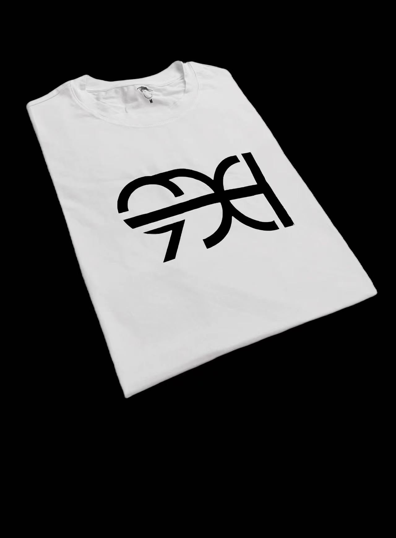 9XT logo shirt